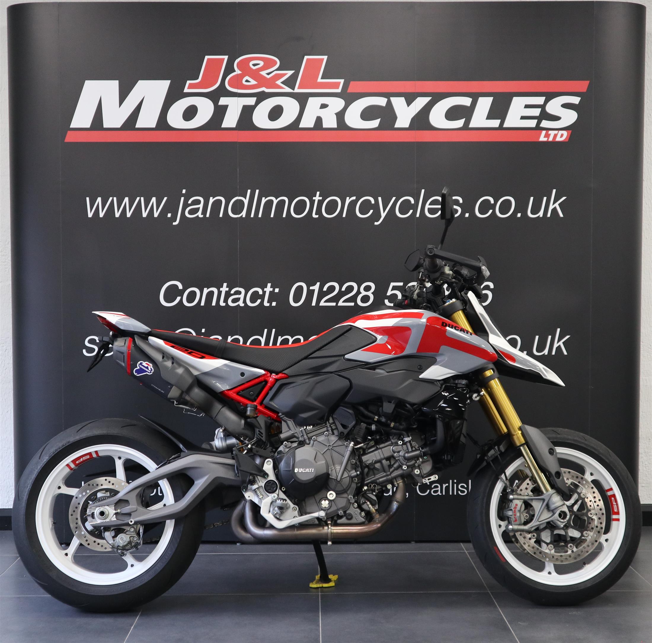 Ducati Hypermotard V2 SP