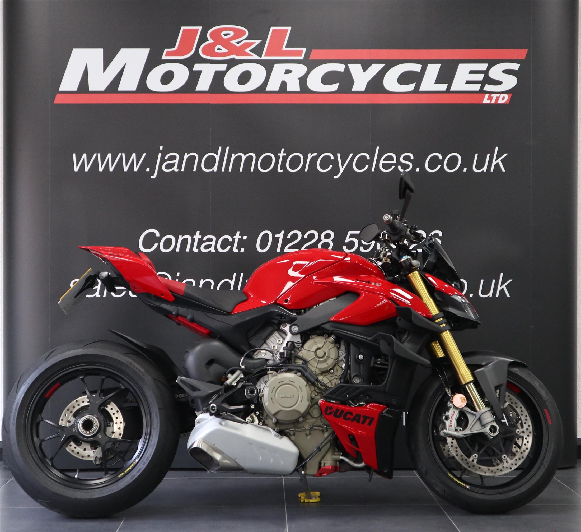 Ducati Streetfighter V4 S