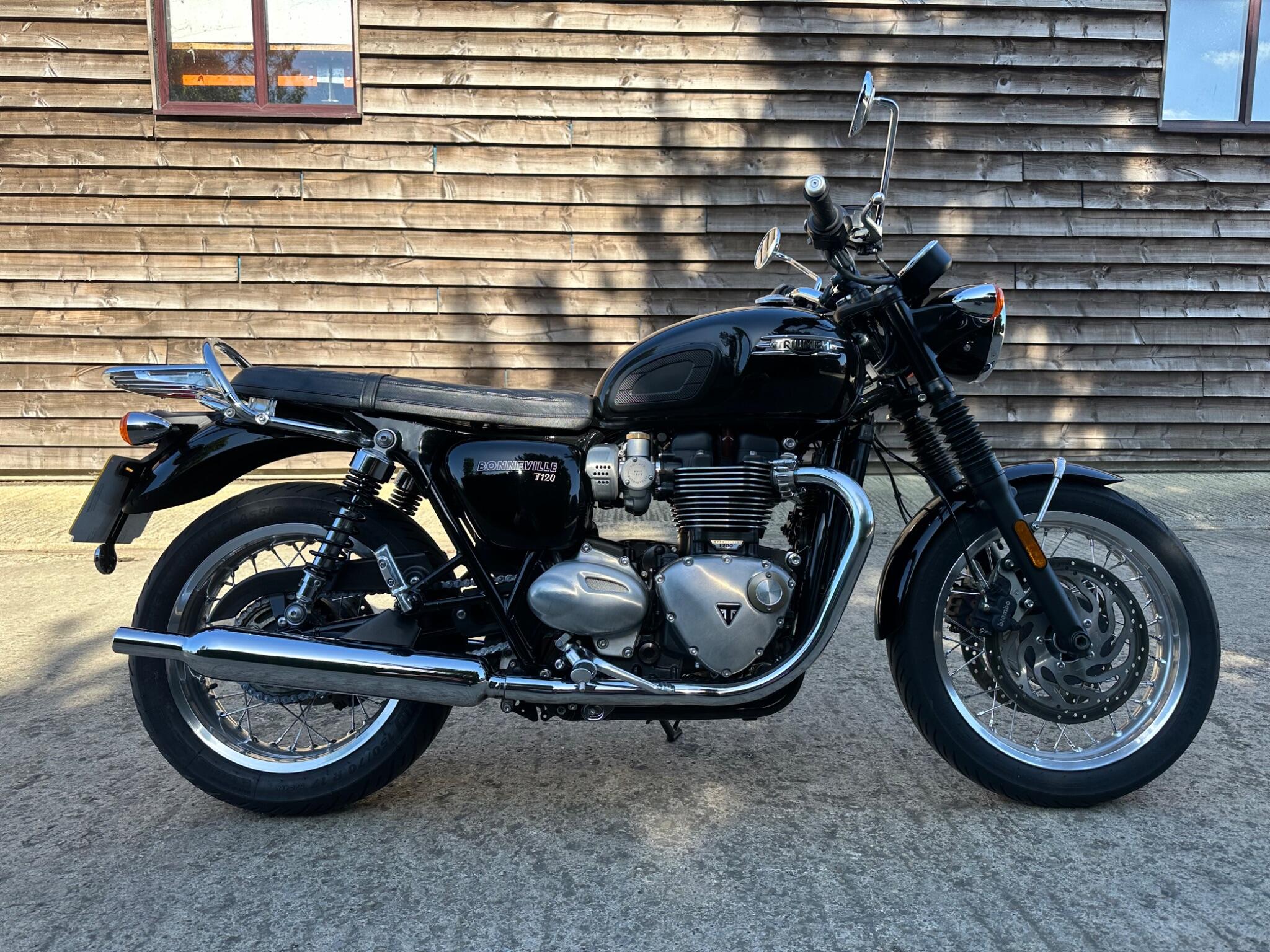 2024 Triumph Bonneville T120 From &pound;9,499