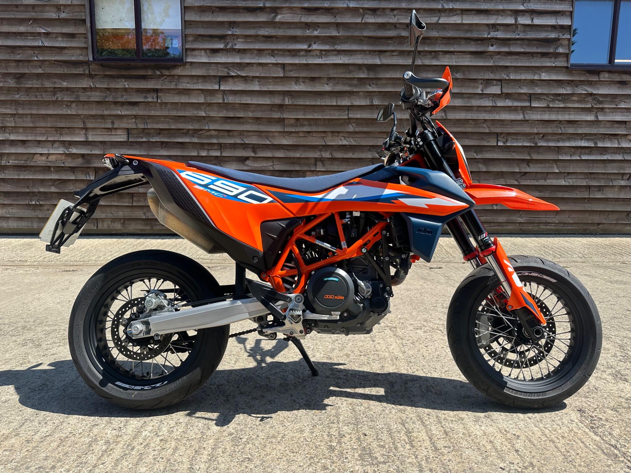 2024 KTM 690 SMC R