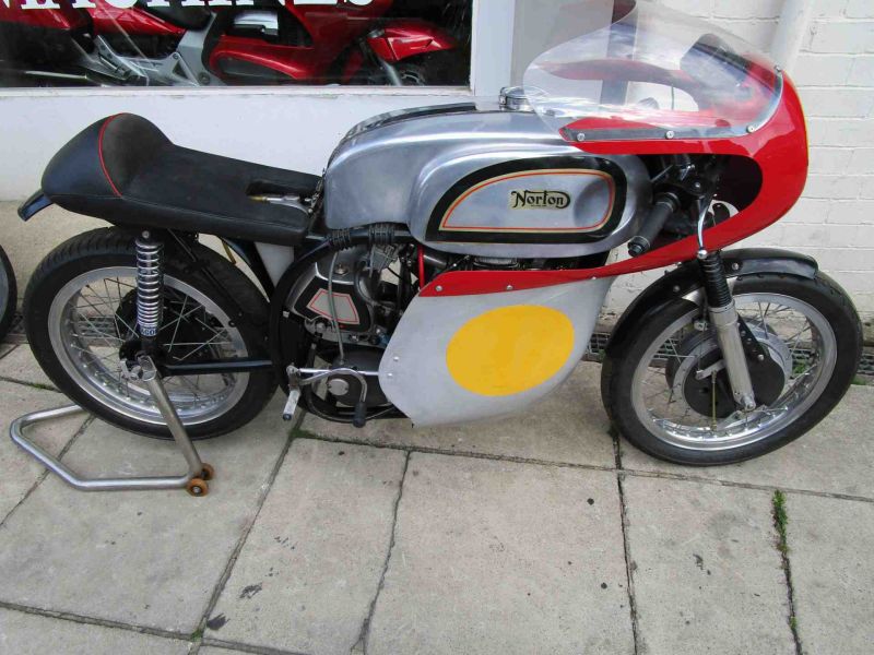 2002 MANX NORTON 500 REPLICA MOTORCYCLE RED / SILVER