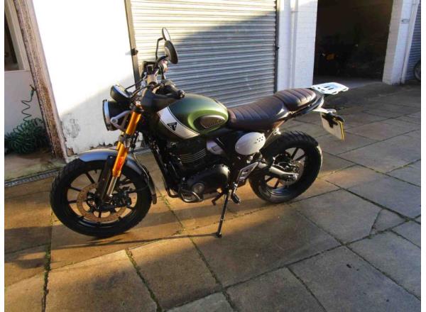 2025 Triumph SCRAMBLER 400X GREEN/WHITE