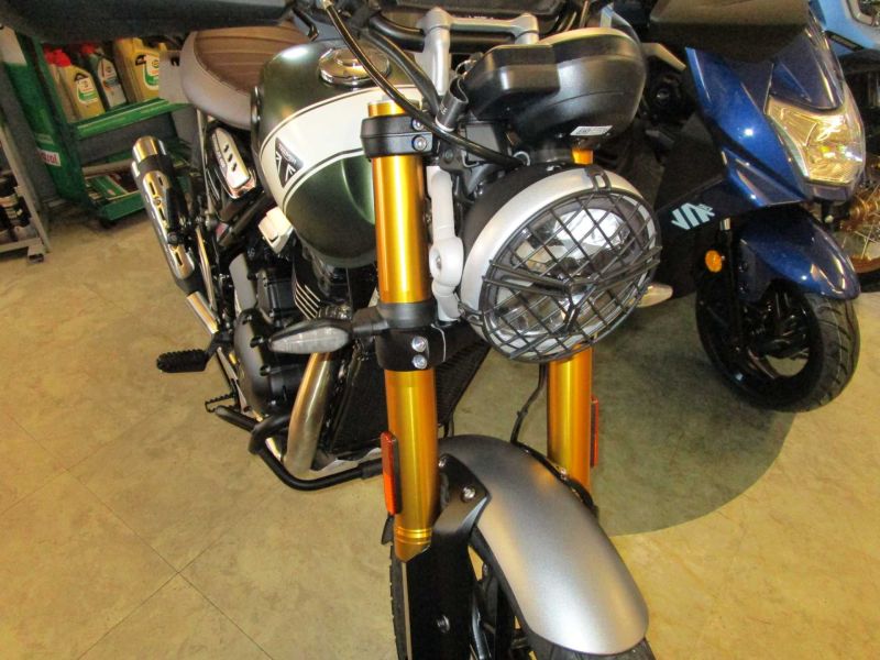 2025 Triumph SCRAMBLER 400X GREEN/WHITE