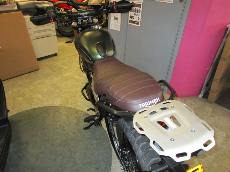 2025 Triumph SCRAMBLER 400X GREEN/WHITE