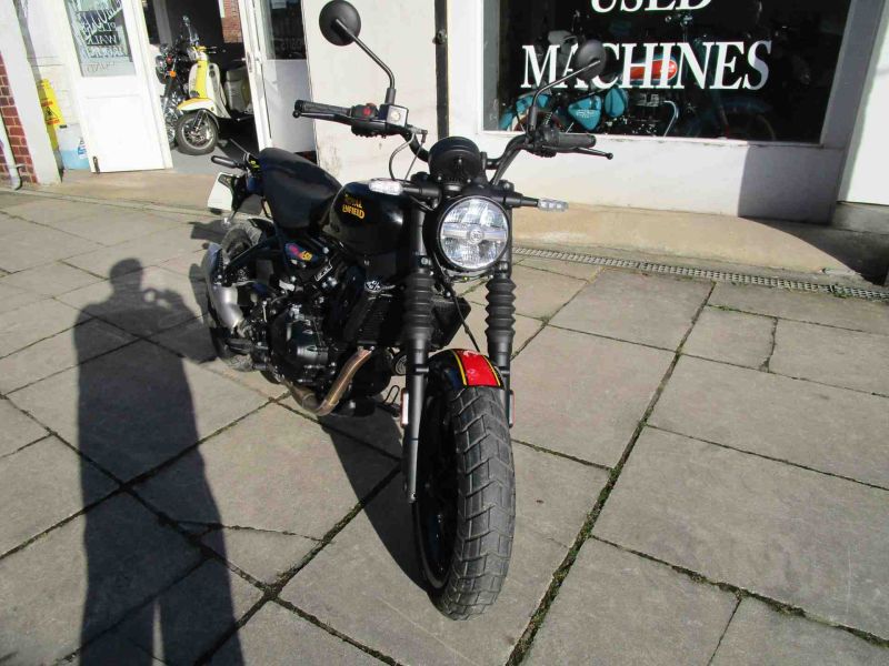 2025 Royal Enfield GUERRILLA 450 EURO 5 PLAYA BLACK