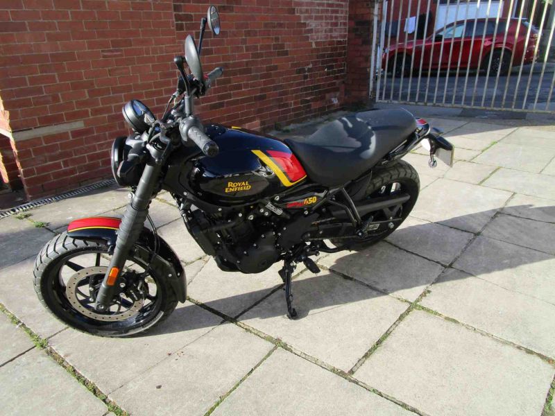 2025 Royal Enfield GUERRILLA 450 EURO 5 PLAYA BLACK