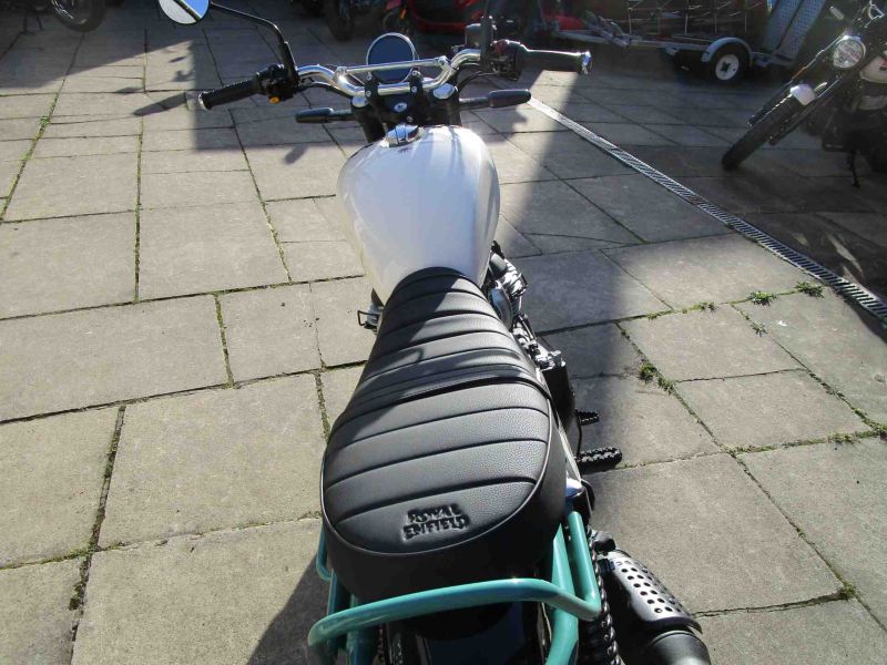 2025 Royal Enfield INTERCEPTOR BEAR 650 WHITE