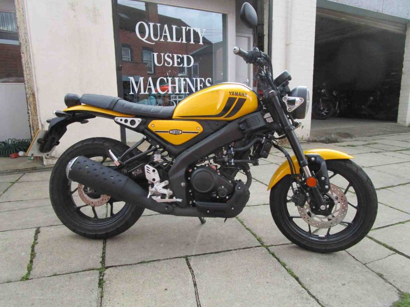 2024 Yamaha XSR125 YELLOW