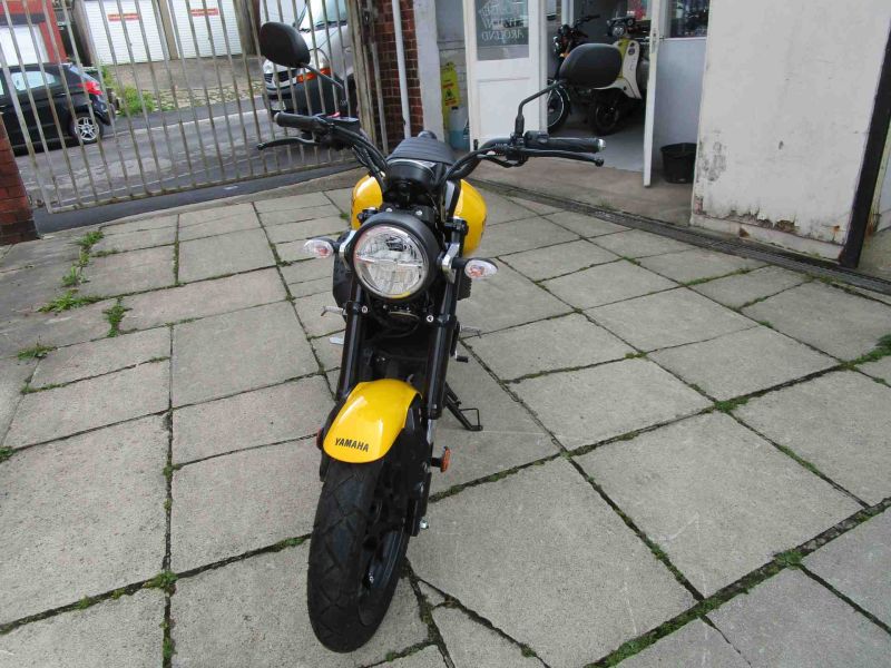 2024 Yamaha XSR125 YELLOW
