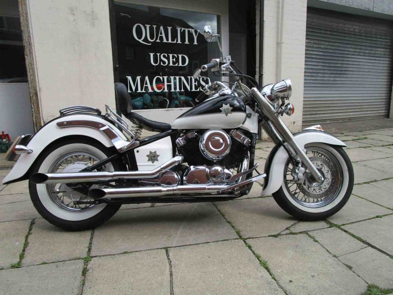 2098 Yamaha XVS650A DRAGSTAR CLASSI BLK/WHITE