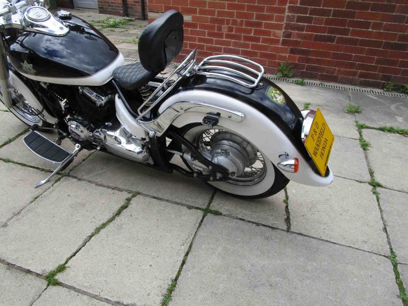 2098 Yamaha XVS650A DRAGSTAR CLASSI BLK/WHITE