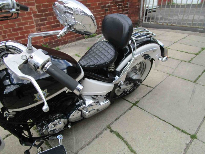 2098 Yamaha XVS650A DRAGSTAR CLASSI BLK/WHITE