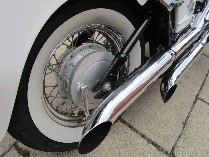 2098 Yamaha XVS650A DRAGSTAR CLASSI BLK/WHITE