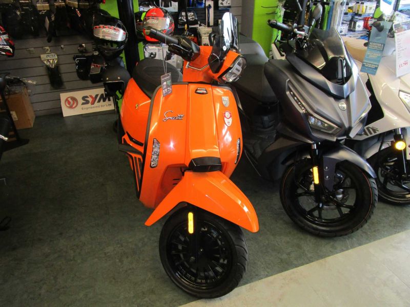 2025 LAMBRETTA V-50 SPECIAL ORANGE