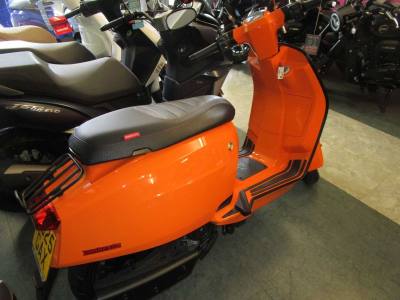 2025 LAMBRETTA V-50 SPECIAL ORANGE