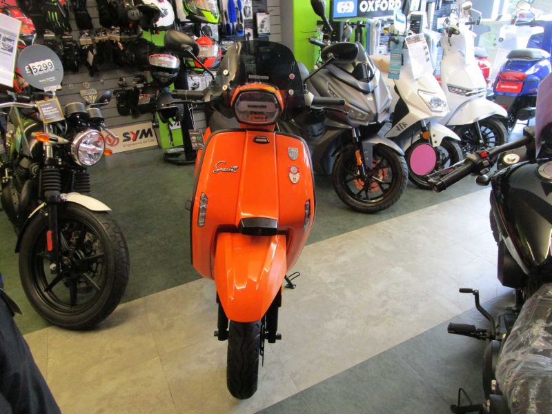 2025 LAMBRETTA V-50 SPECIAL ORANGE