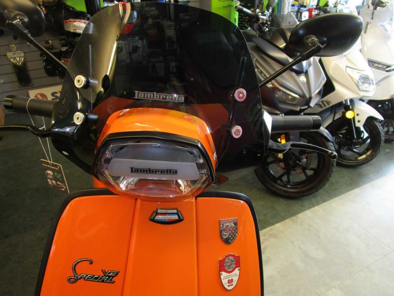 2025 LAMBRETTA V-50 SPECIAL ORANGE