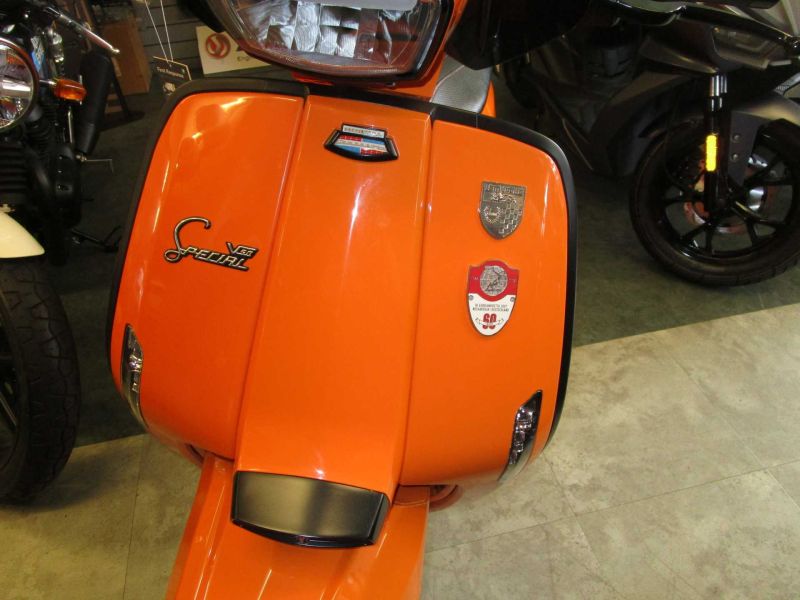 2025 LAMBRETTA V-50 SPECIAL ORANGE