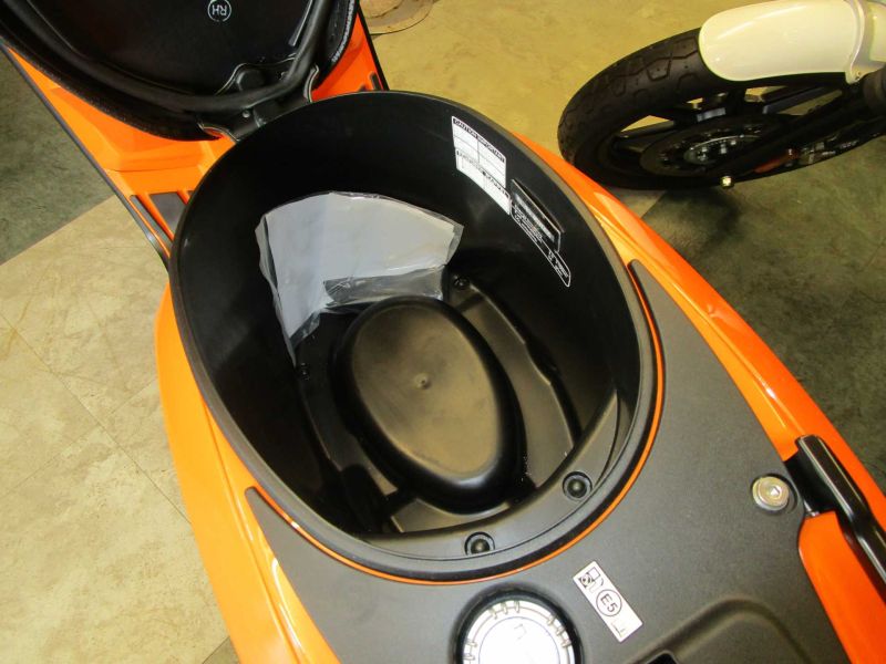 2025 LAMBRETTA V-50 SPECIAL ORANGE
