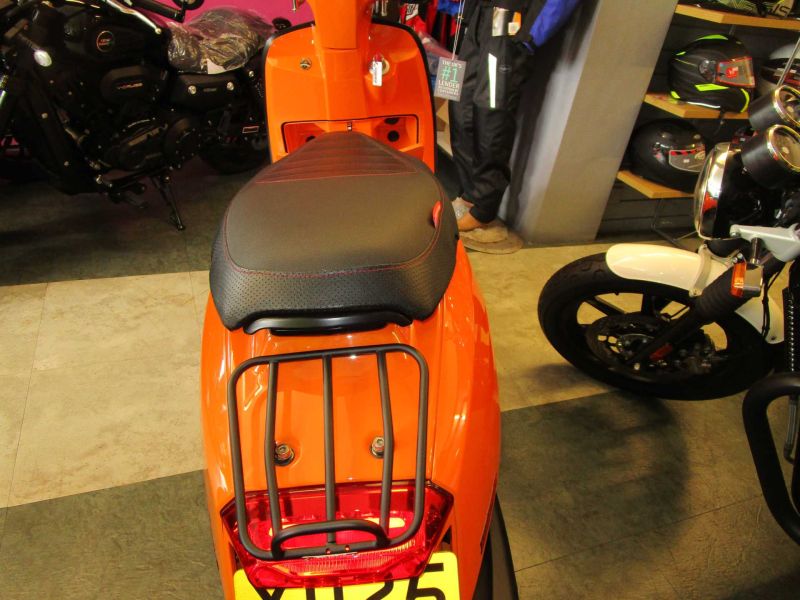 2025 LAMBRETTA V-50 SPECIAL ORANGE