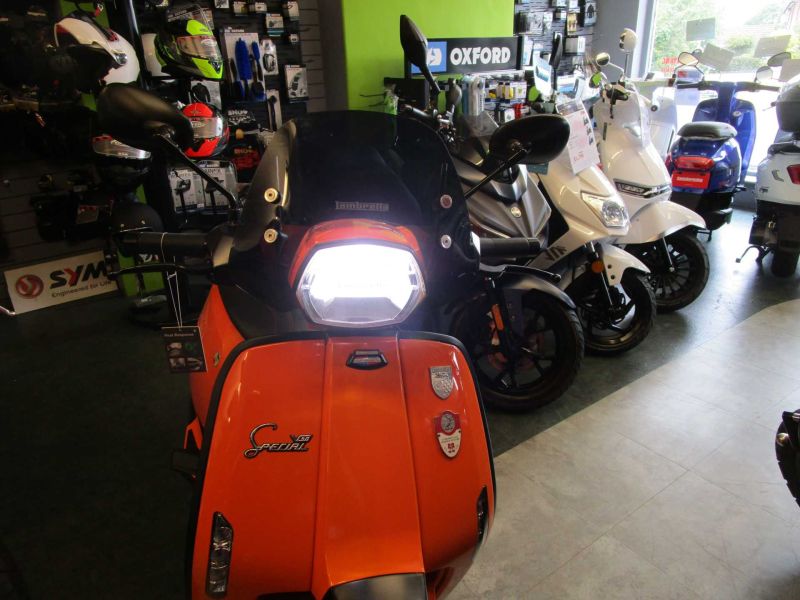 2025 LAMBRETTA V-50 SPECIAL ORANGE