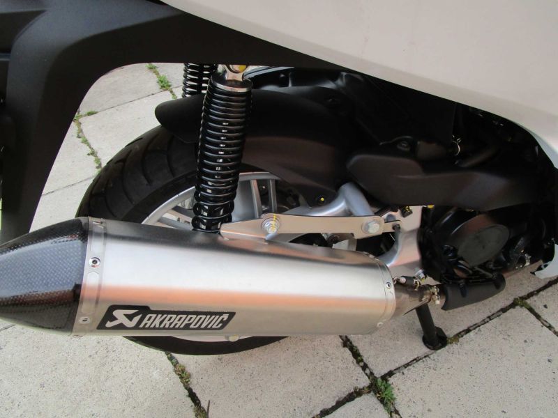 2016 Honda SH300A-G WHITE