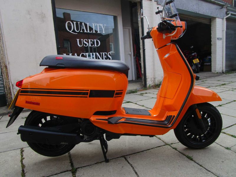 2026 LAMBRETTA V-50 SPECIAL ORANGE