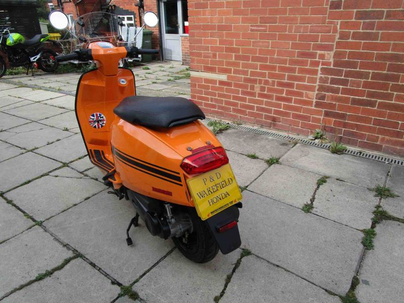 2026 LAMBRETTA V-50 SPECIAL ORANGE