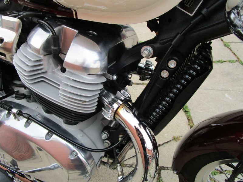 2025 Royal Enfield CLASSIC 650 TWIN VALLAM RED
