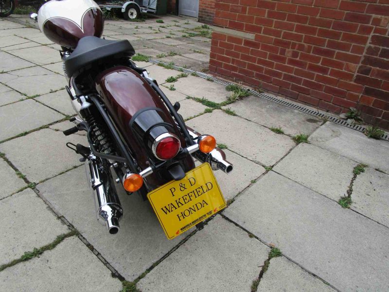 2025 Royal Enfield CLASSIC 650 TWIN VALLAM RED