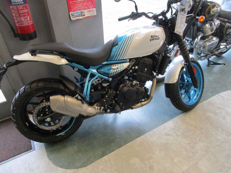 New Royal Enfield GUERRILLA,EURO 5 BRAVA BLUE