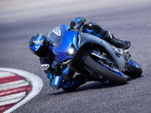 New R125: Yamaha's highest specification Supersport lightweight
