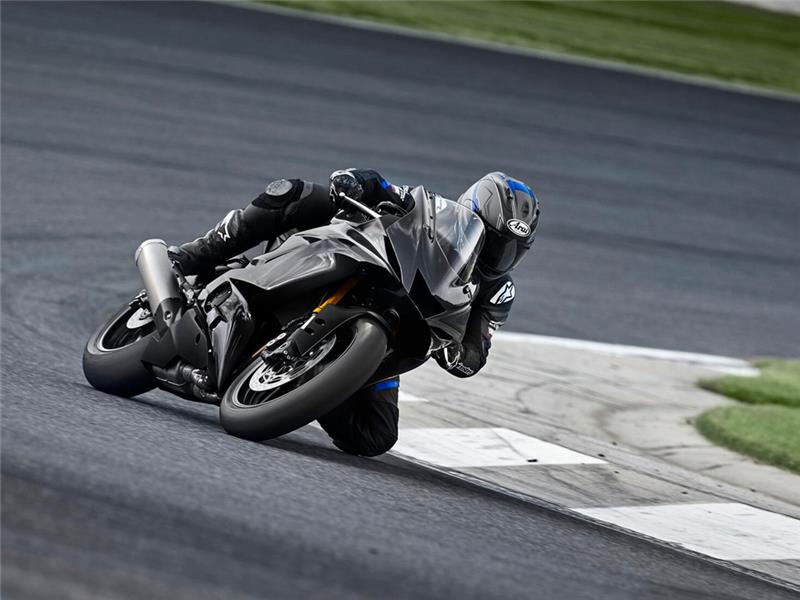 r6 race