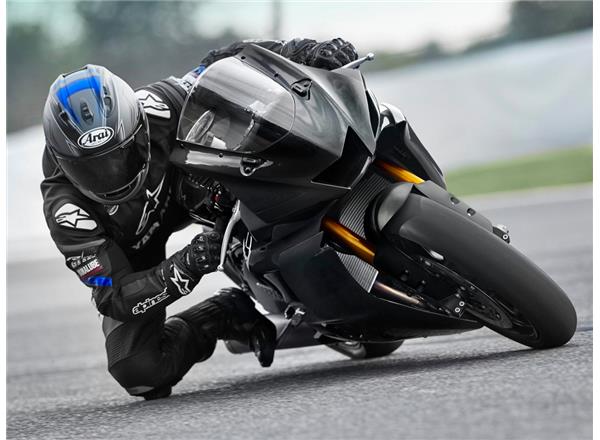 r6 race