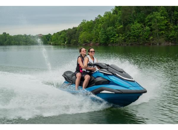 WaveRunner Cruising