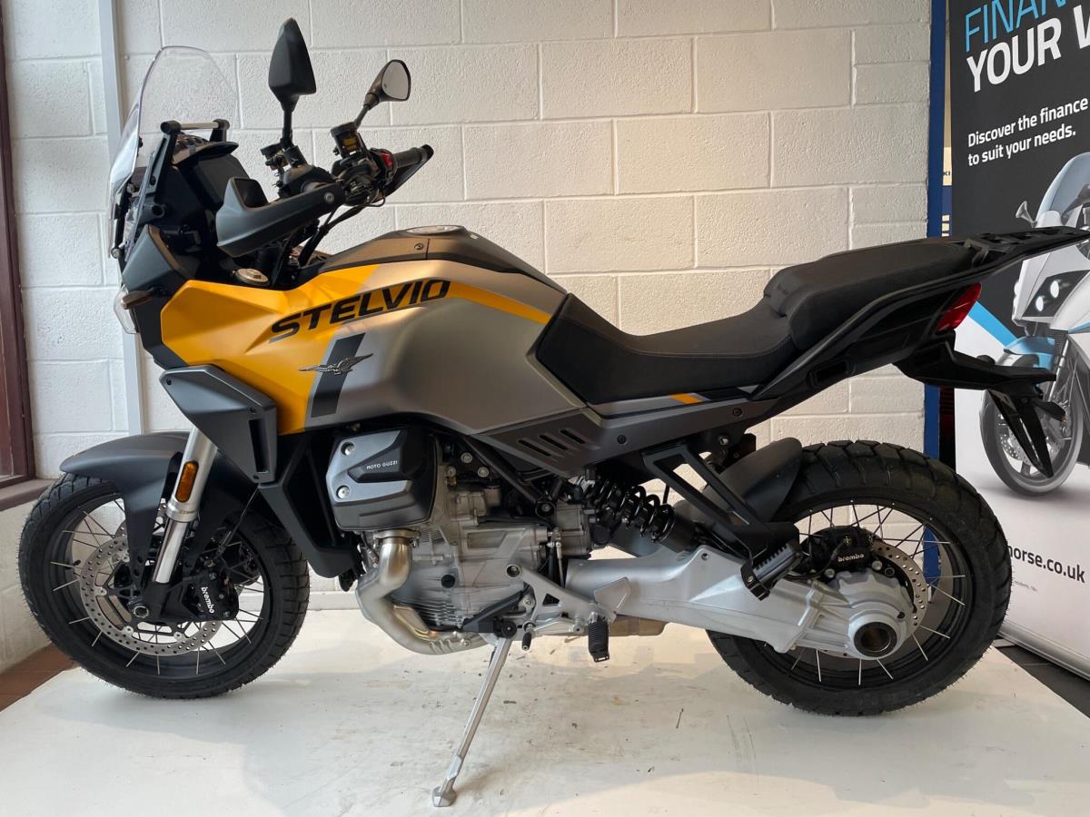 Main image of 2025 Moto Guzzi Stelvio