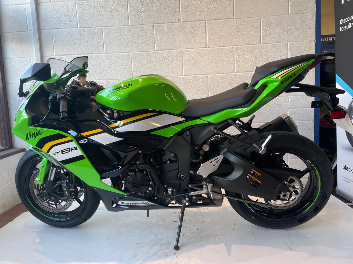 Main image of 2025 Kawasaki Ninja ZX-6R