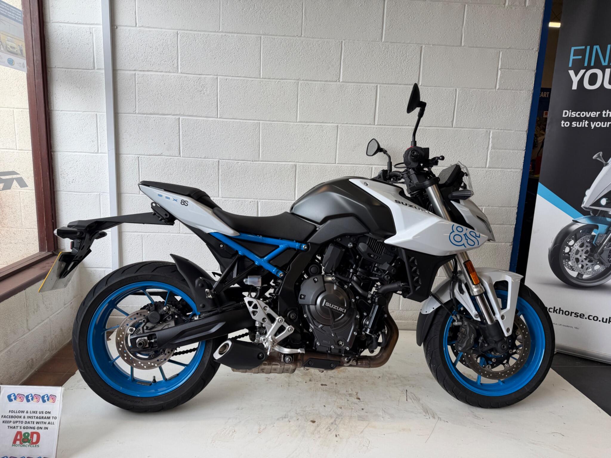 2023 Suzuki GSX-8S