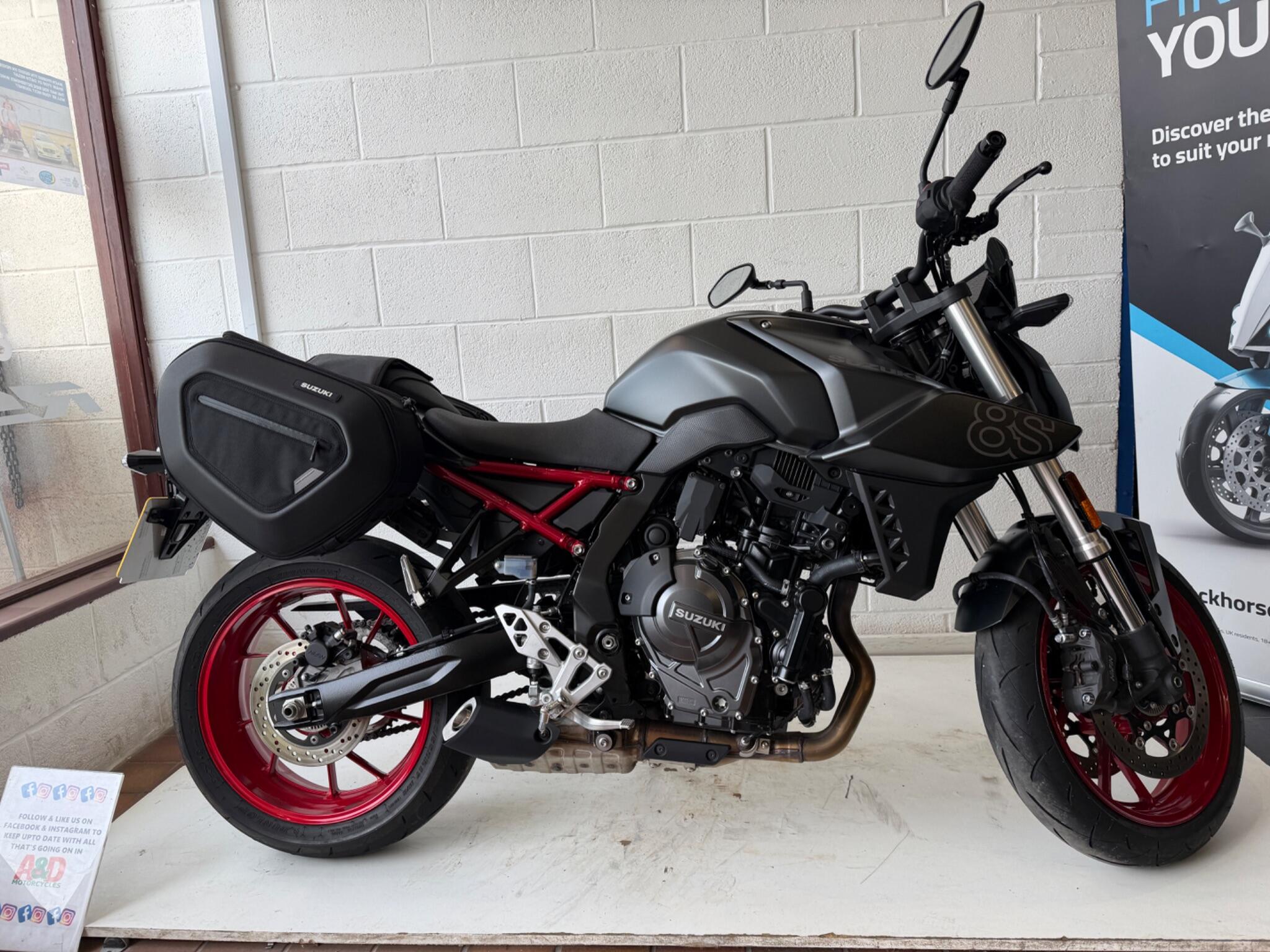 2025 Suzuki GSX-8S 2025 Suzuki GSX-8S