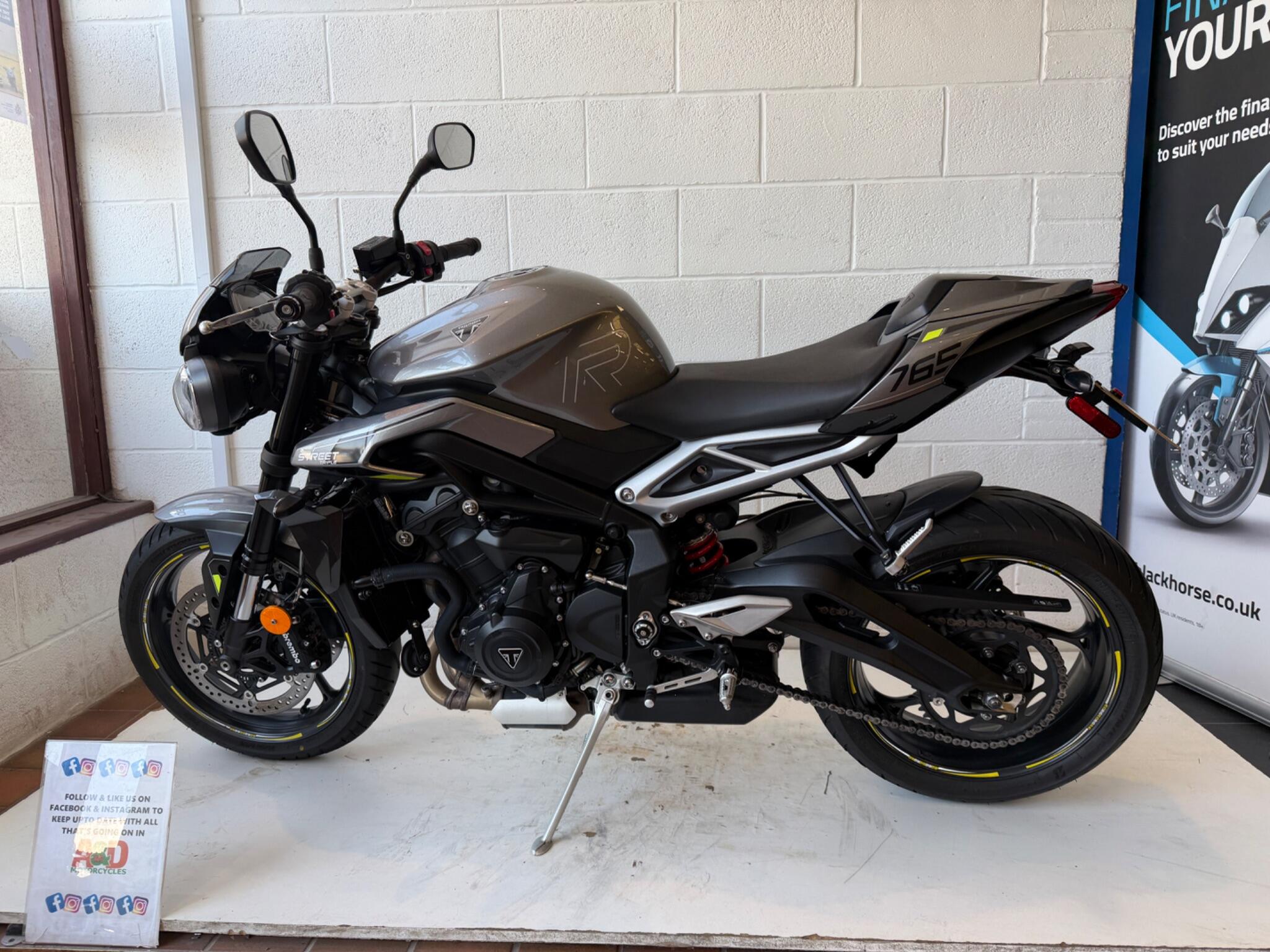 2023 Triumph Street Triple 765