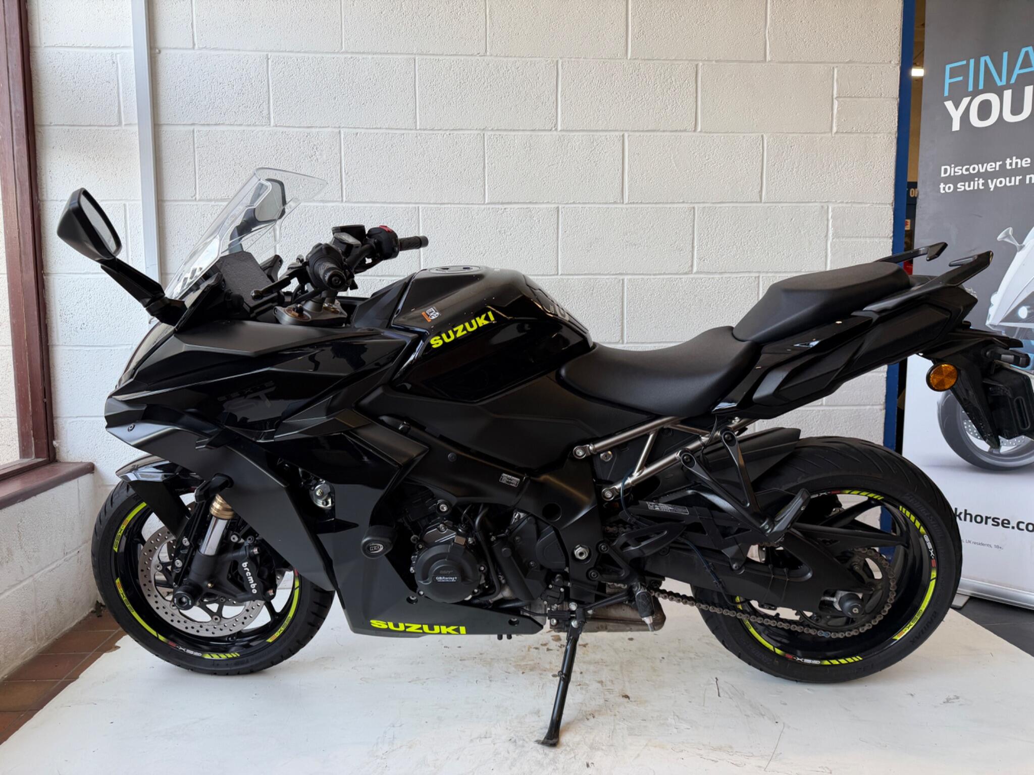 2022 Suzuki GSX-S1000GT