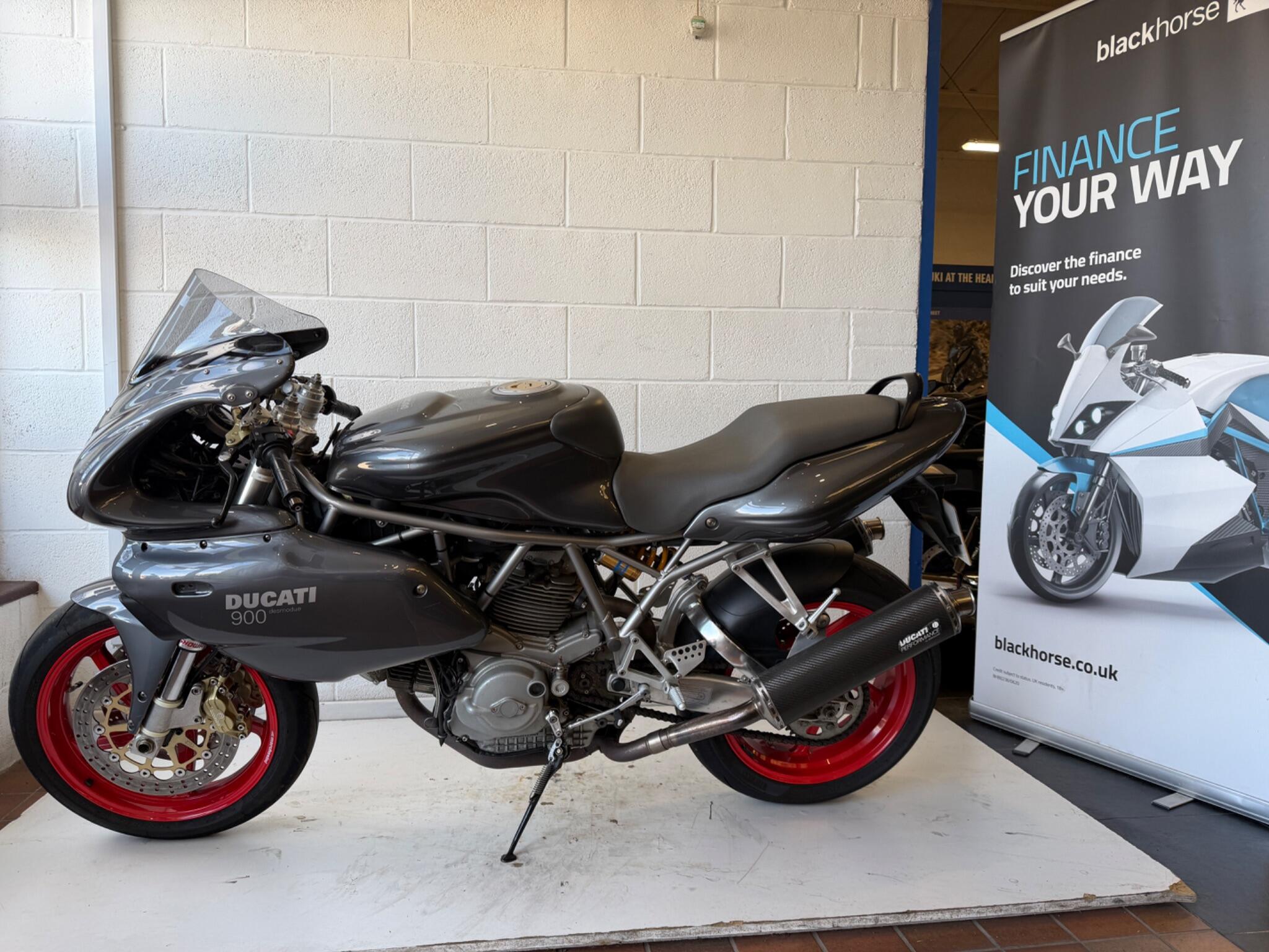 2009 Ducati 900