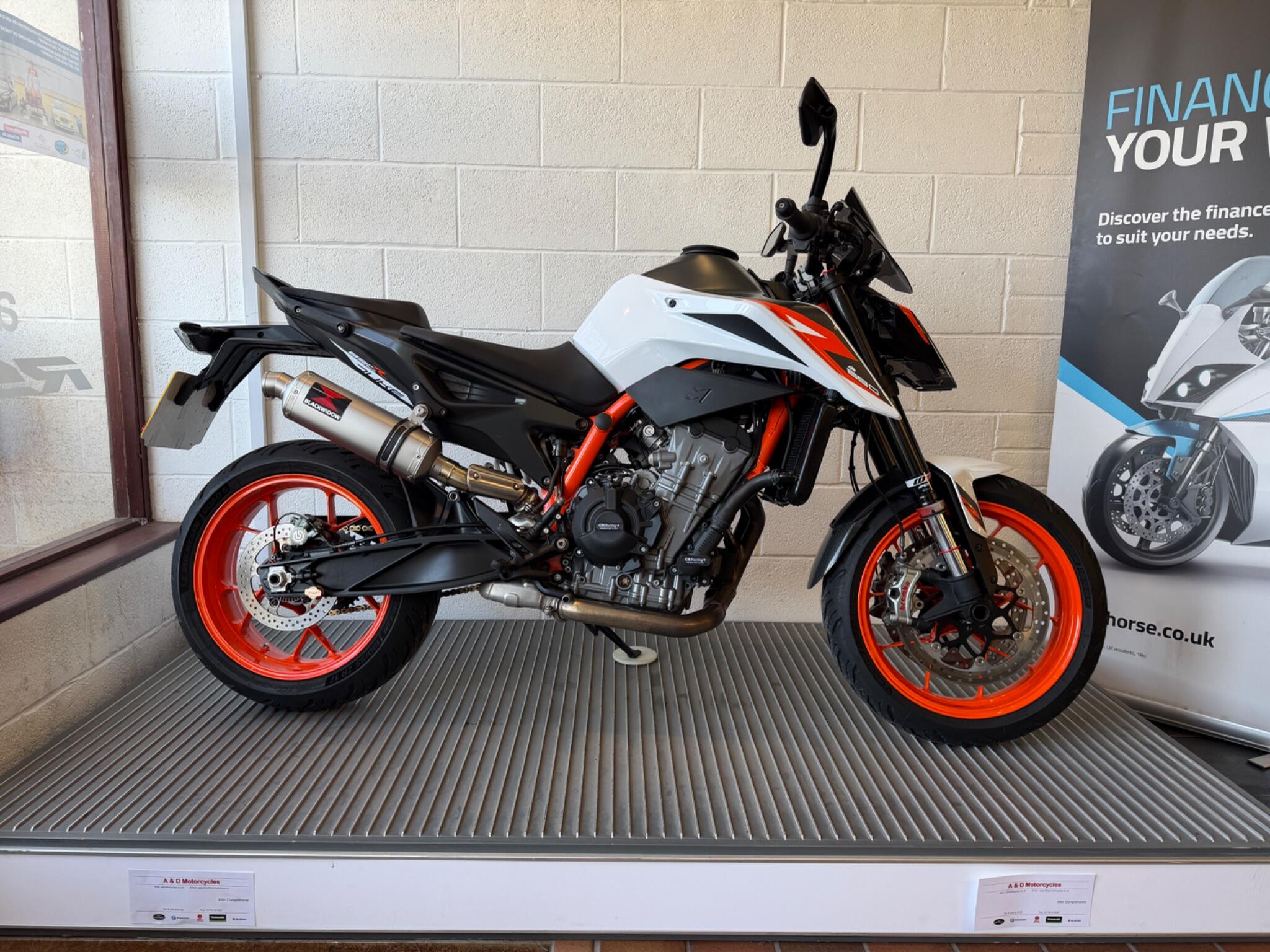 2021 KTM 890 Duke 2021 KTM 890 Duke