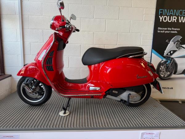 2025 Piaggio Vespa GTS 125