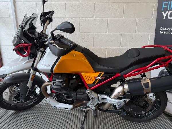 2022 Moto Guzzi V85