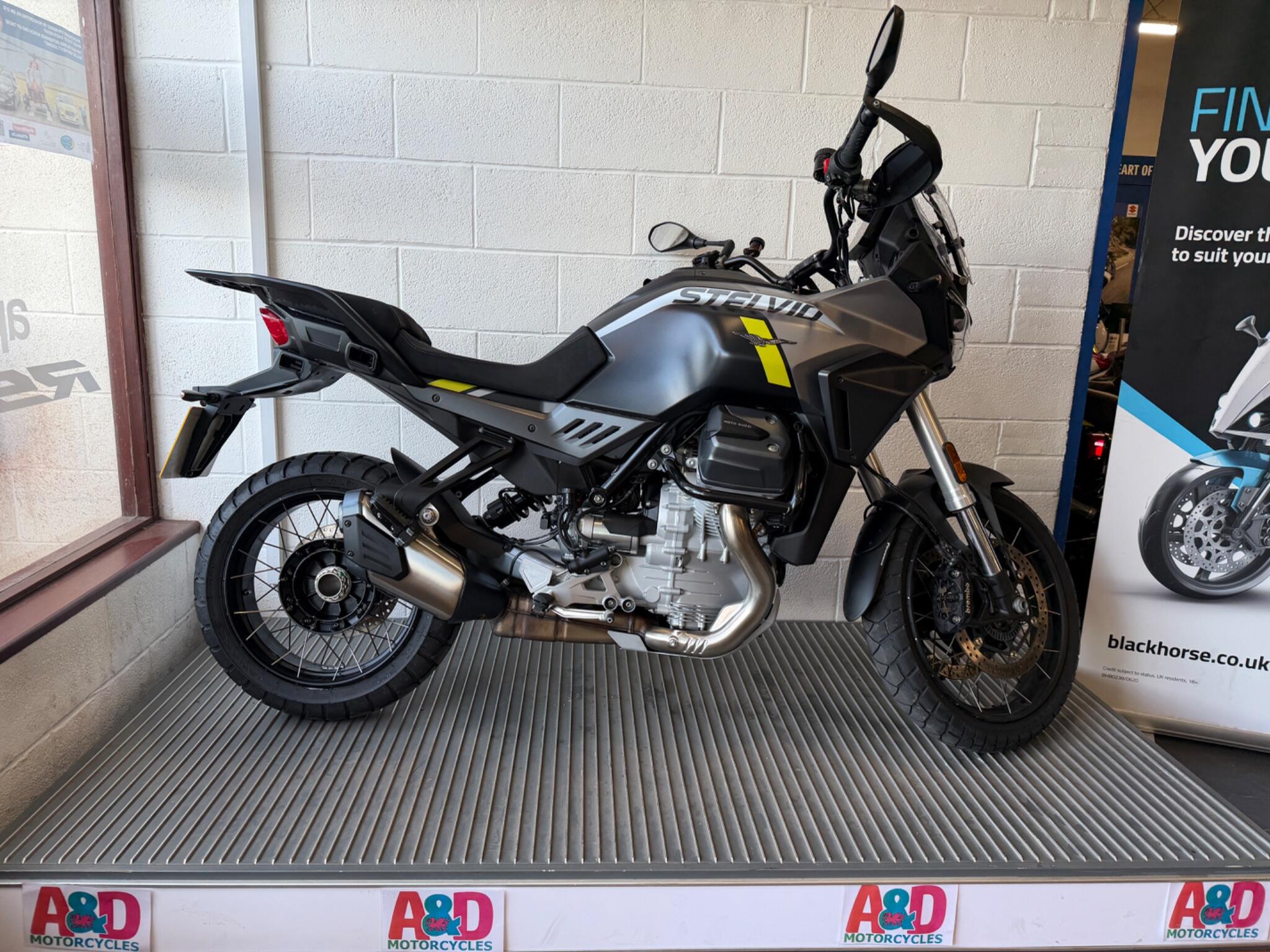 2024 Moto Guzzi Stelvio