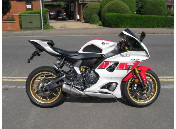 YAMAHA YZF-7 Anniversary Edition with free style pack fitted.