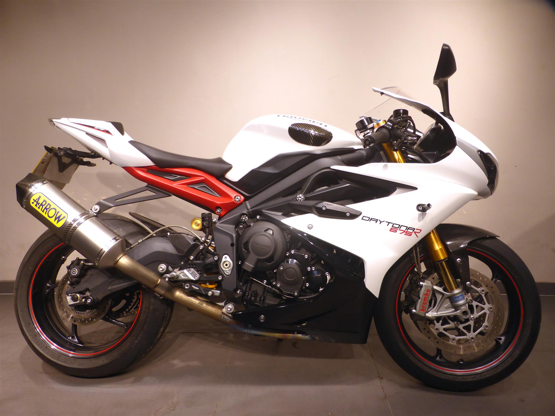 TRIUMPH DAYTONA 675 R