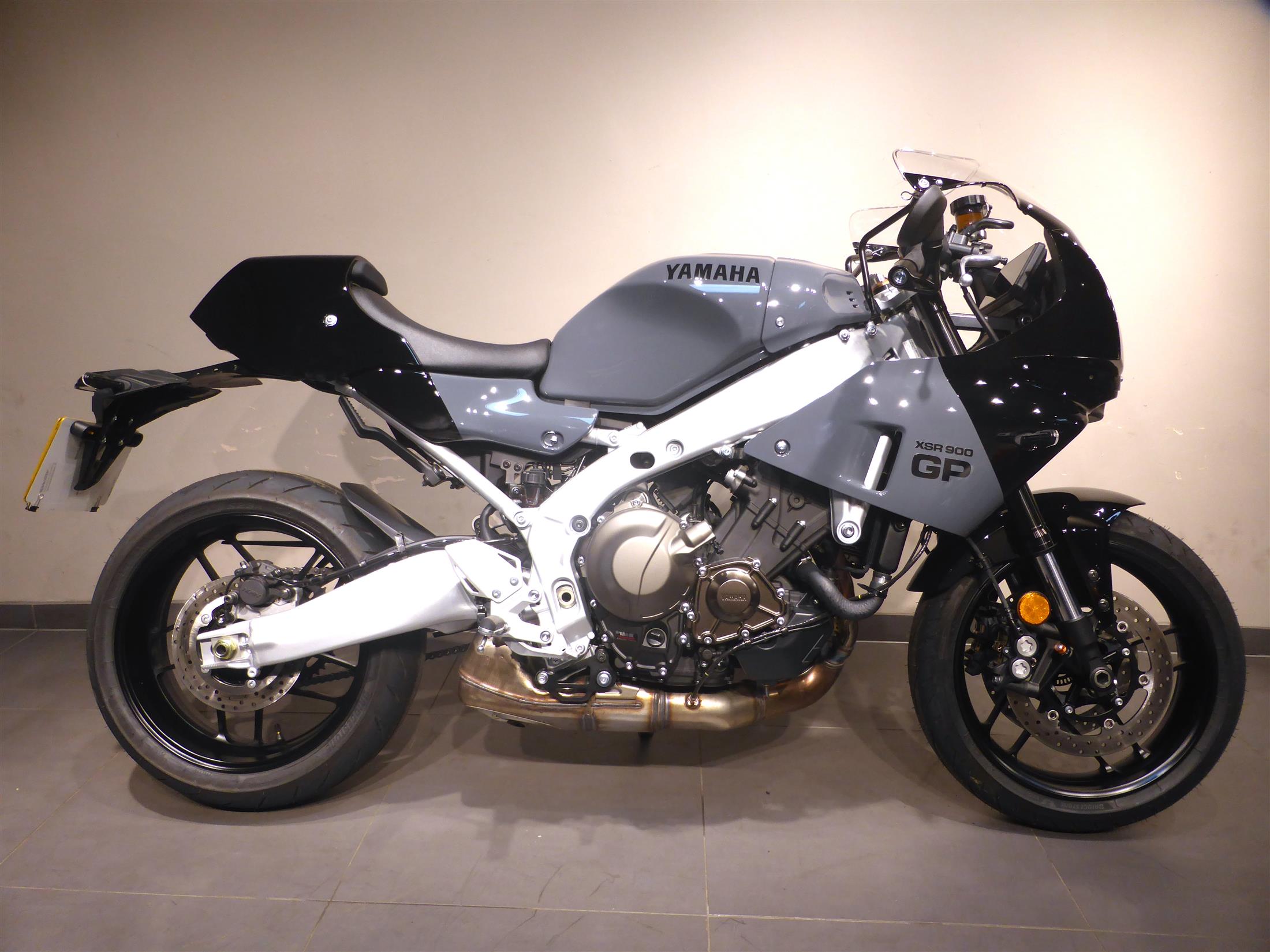 YAMAHA XSR900 GP