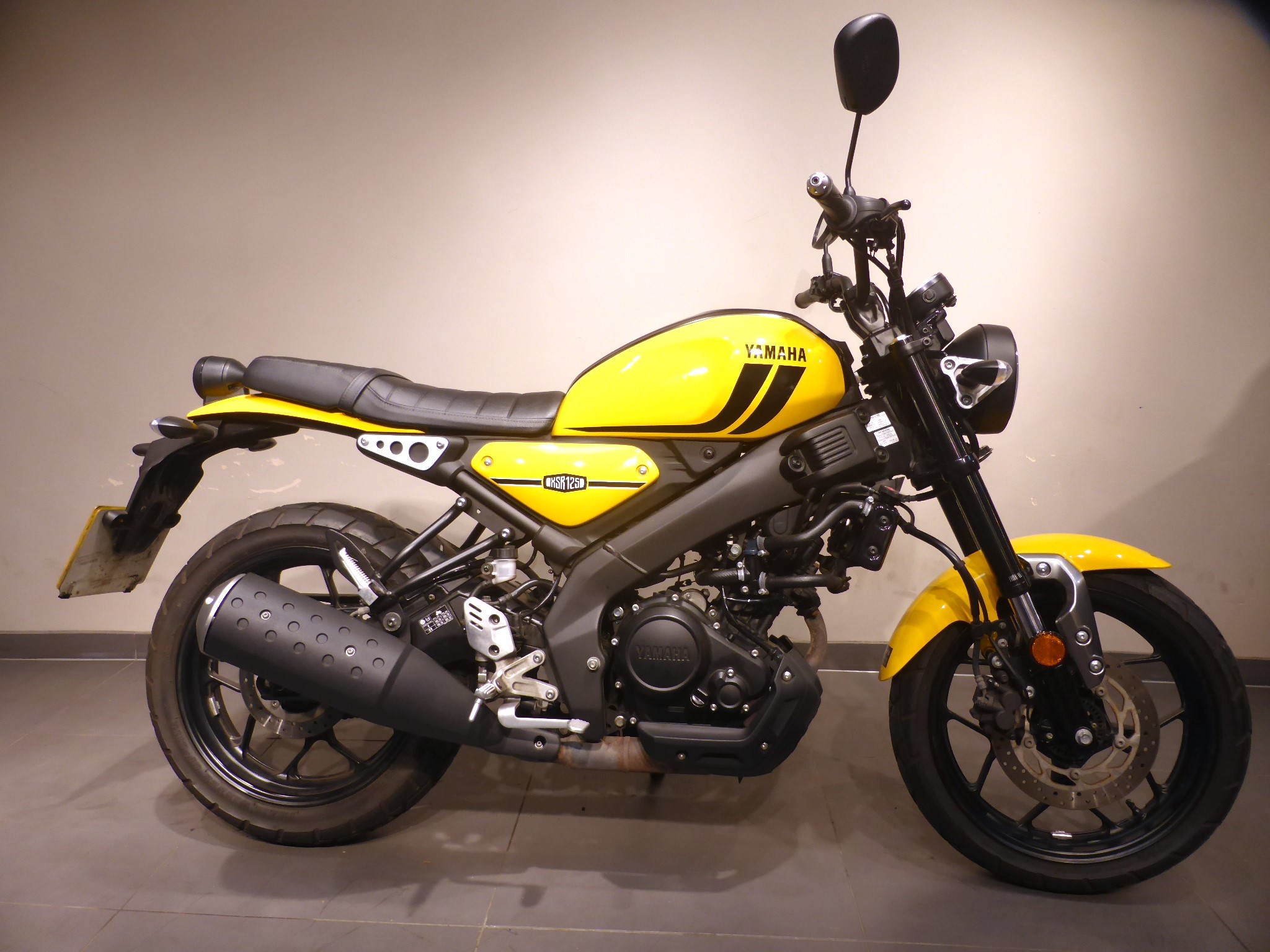 YAMAHA XSR125